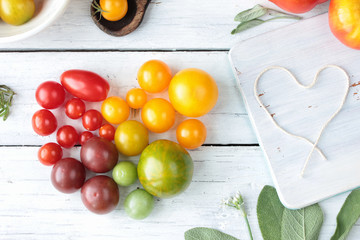 frische bunte Tomaten Tisch Top View 