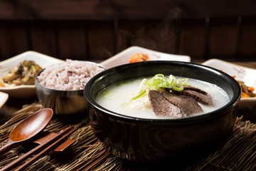 seolleongtang. Ox Bone Soup .