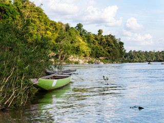 Fototapeta na wymiar Long tail boat on the river side