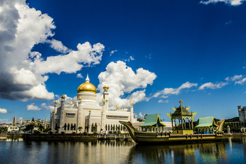 Sultan Omar Ali Saifuddin Mosque