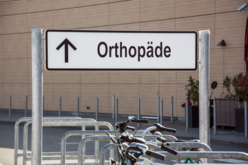 Obraz premium Schild 171 - Orthopäde