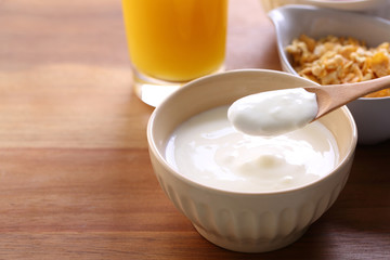 ヨーグルト、グラノーラ