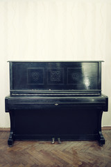 Fototapeta na wymiar Retro piano. Detail, toned.