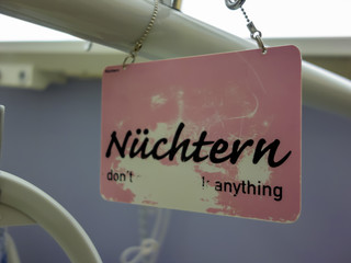 Schild nüchtern