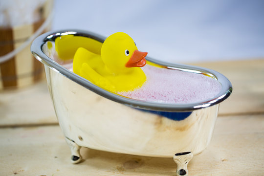 Ente in der Badewanne, Badeente, Gummiente ,Gutschein