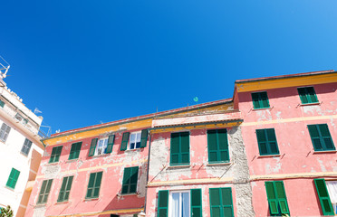 Fototapeta na wymiar Quaint Village of Vernazza, Cinque Terre. Beautiful colorful homes of Town center