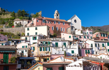 Obraz premium Quaint Village of Vernazza, Cinque Terre. Beautiful colorful homes of Town center