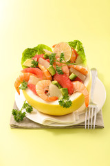 shrimp salad with grapefruit and avocado