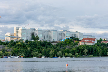 Södersjukhuset sett från Årstavikens södra strand