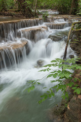 Naklejka premium Huay Mae Kamin Waterfall Park