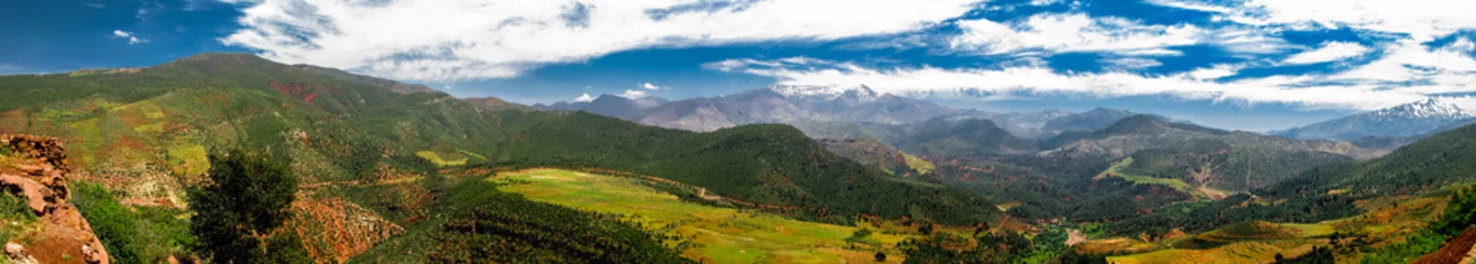Foto op Canvas Panoramisch uitzicht op het Atlasgebergte en de vallei, Marokko © homocosmicos