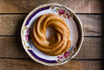 Ring shaped puff on a  saucer 1