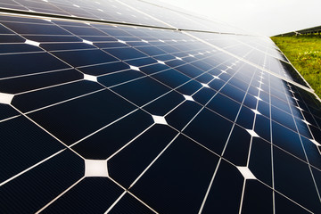 Power plant using renewable solar energy