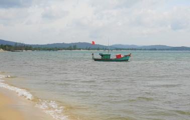 Fischerboot in der Bucht auf Phu Quoc, Vietnam