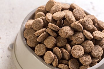 pets food on the floor