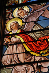 Anges en vitrail &agrave; l'&eacute;glise Saint-Eustache &agrave; Paris, France