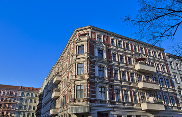 Fototapeta premium facade of an old house in Berlin Kreuzberg