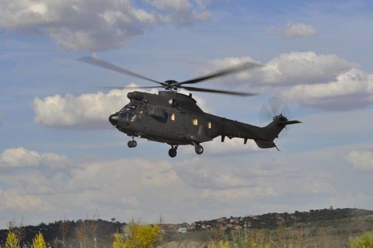 Helicóptero Aerospatiale AS 332B1 Super Puma