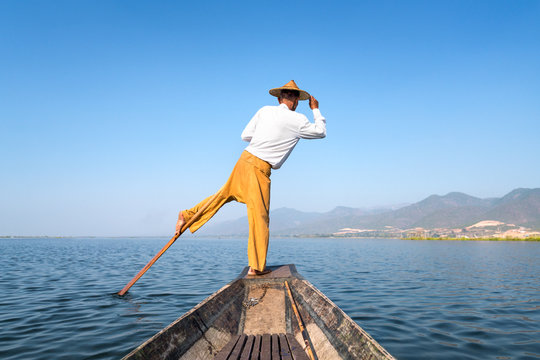 Intha Fischer auf dem Inle Lake in Myanmar