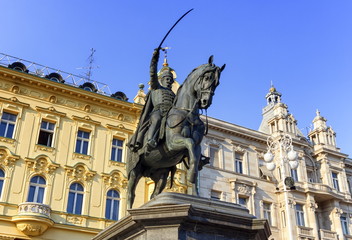 Fototapeta premium Statue in Ban Jelacic square, Zagreb, Croatia