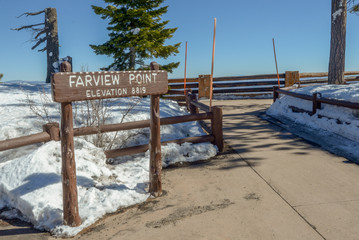 Farview Point sign at Bryce Canyon National Park with snow