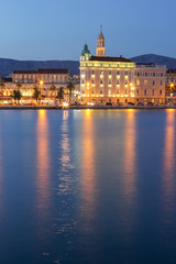 Fototapeta na wymiar Split at night