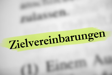 Zielvereinbarungen - schwarz-weiß Text, gelb markiert