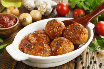 Meatballs with tomato sauce