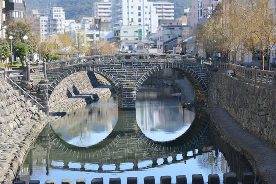 眼鏡橋 の画像 1 790 件の Stock 写真 ベクターおよびビデオ Adobe Stock
