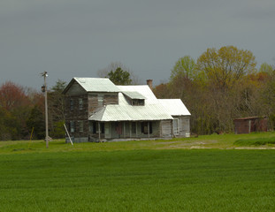 Fototapeta na wymiar Old Farm House