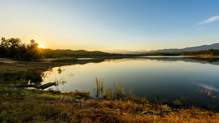 Obraz na płótnie Canvas Beautiful reservoir in the evening