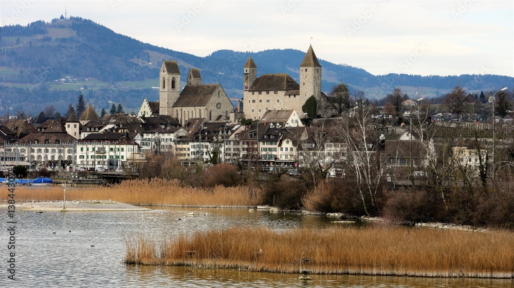 1000_F_138443071_urthccNZGgZD5vk6swdembU9BgsrO7i8.jpg
