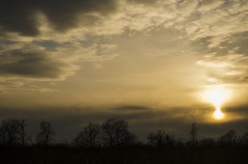 Fototapeta na wymiar beautiful cloudy sunset