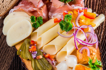 Brettljausn - Wurst und Käse Platte - Jause