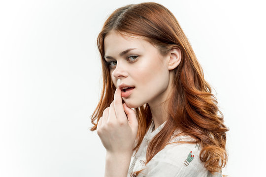 red-haired woman, side view