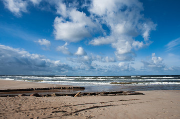 Fototapeta na wymiar Песчаный пляж на Балтике