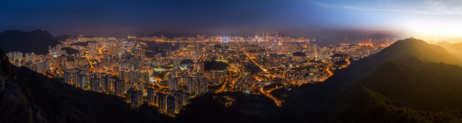 Fototapeta na wymiar Top view from The lion rock park, sunset onver Kowloon and Hong kong sky.