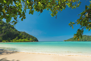 Fototapeta na wymiar Wonderful exotic beach located Surin Island, Thailand