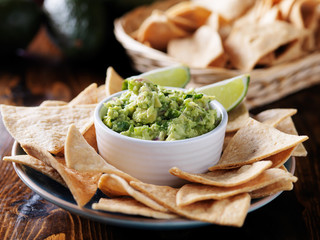 fresh mexican guacamole and tortilla chips