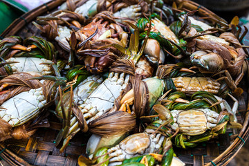 fish market vietnam crab