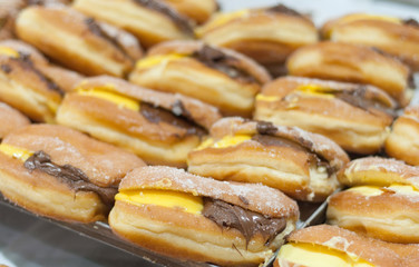 italian bomboloni
