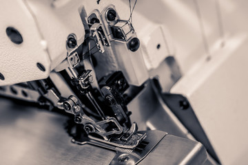 Mono sewing machine