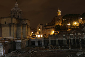 Fototapeta na wymiar night view of imperial fora, rome