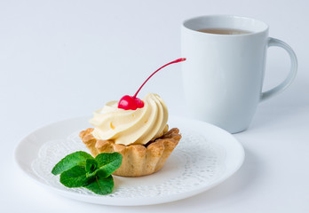 Пирожное с чаем