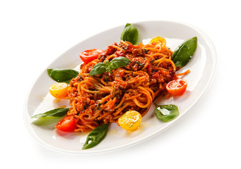 Pasta with meat, tomato sauce and vegetables 