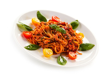 Pasta with meat, tomato sauce and vegetables 