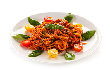 Pasta with meat, tomato sauce and vegetables 