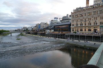 鴨川　河岸