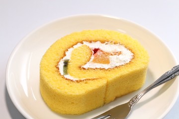 フルーツロールケーキ