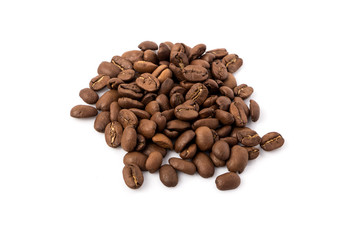 Naklejka premium Roasted coffee beans on white background
